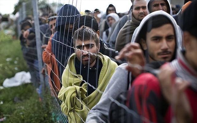 欧洲难民危机：人道主义与挑战