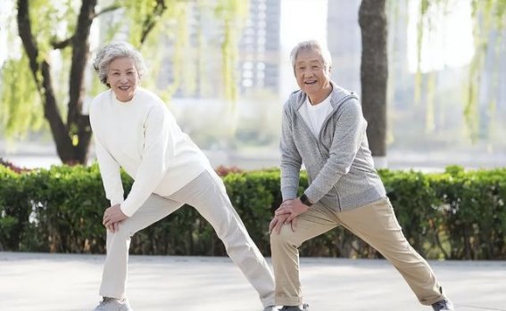 老年人健康之谜：观念、生活方式、医疗制度三因素解析